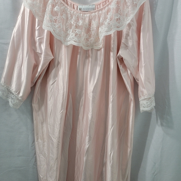 Vintage vandemere Women's  Pink Lace Nightgown One Size - Picture 16 of 16